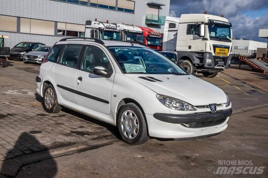 Peugeot 206 SW Automobily