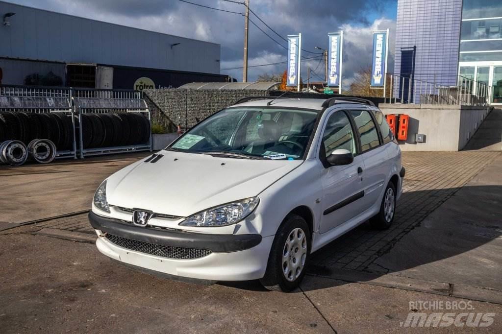 Peugeot 206 SW Automobily