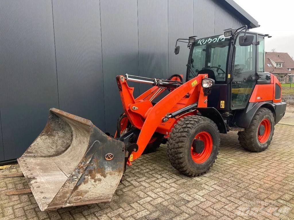 Kubota R065 Kolesové nakladače