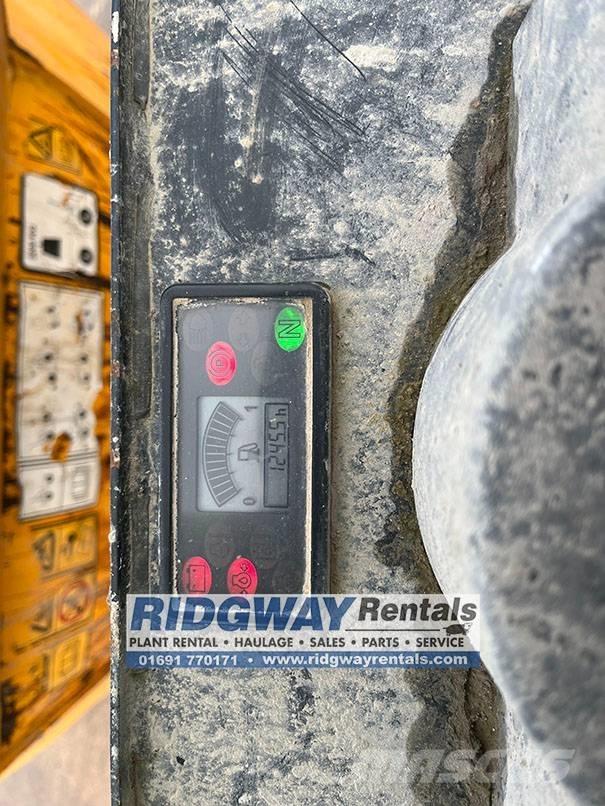 JCB 3STH Stavebné sklápače