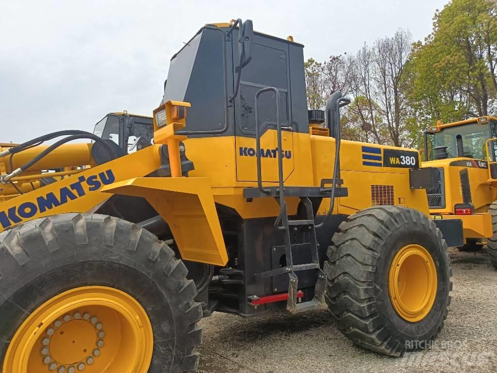 Komatsu WA 380 Kolesové nakladače