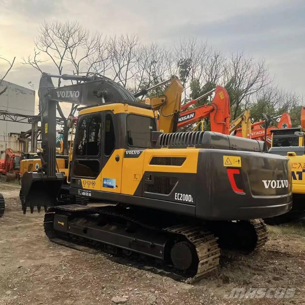 Volvo EC200D Pásové rýpadlá