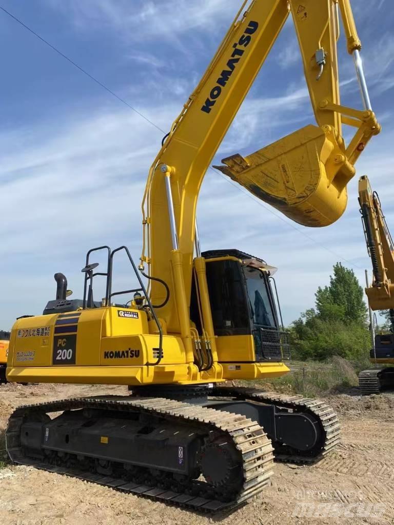 Komatsu 200-8 Pásové rýpadlá