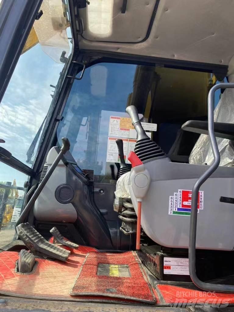 Komatsu 200-8 Pásové rýpadlá