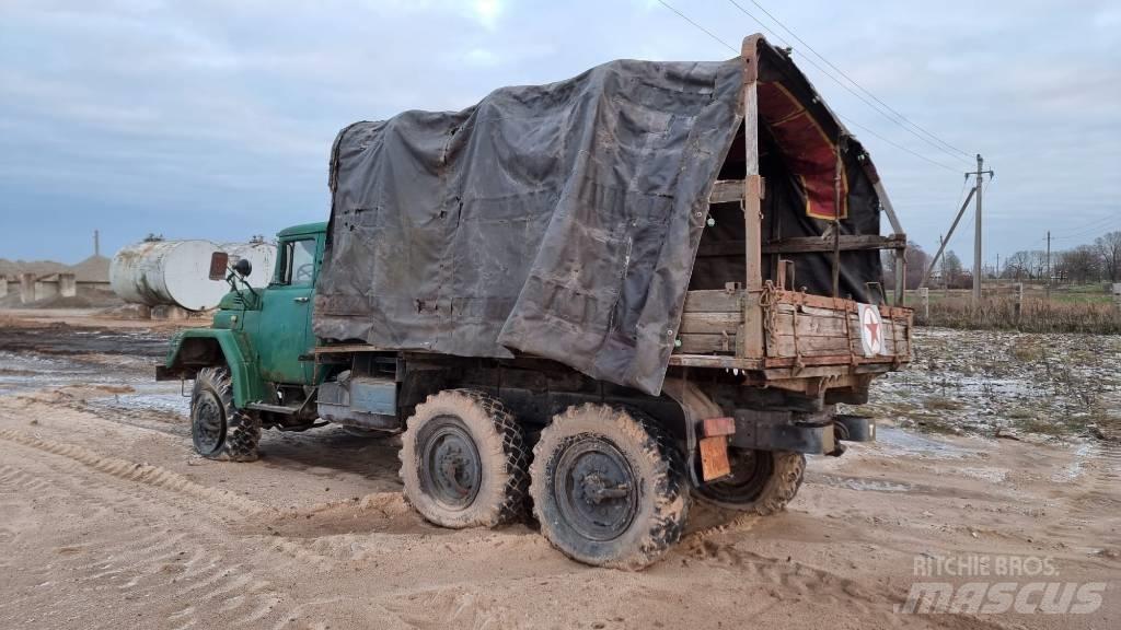 ZIL 157 K 6x6 Skriňová nadstavba