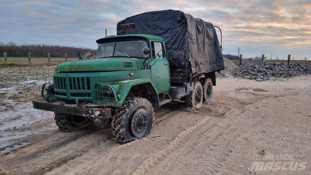 ZIL 157 K 6x6 Skriňová nadstavba