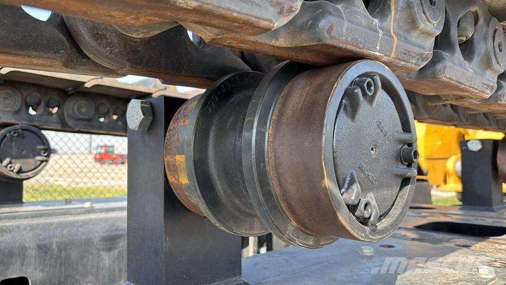 CAT 374 Pásové rýpadlá