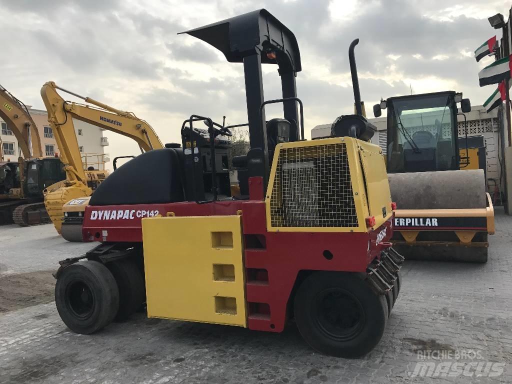 Dynapac CP 142 Pneumatikové valce