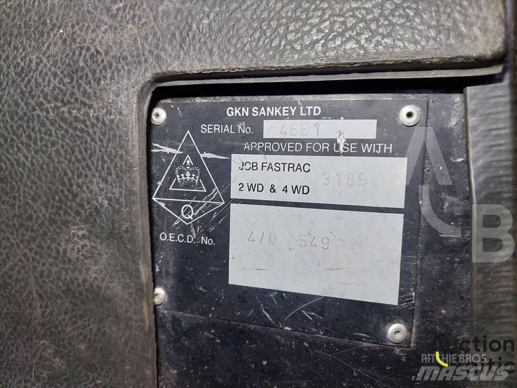 JCB Fastrac 3185 Traktory