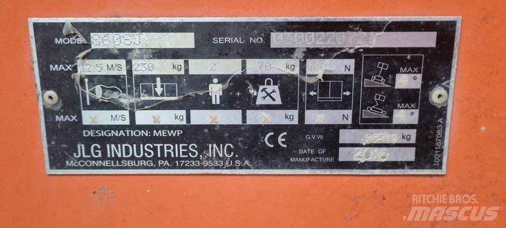 JLG 860 SJ Teleskopické plošiny