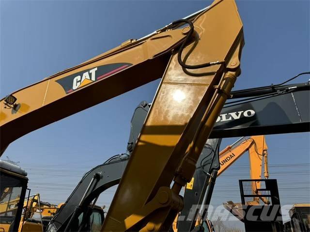 CAT 320 B L Pásové rýpadlá