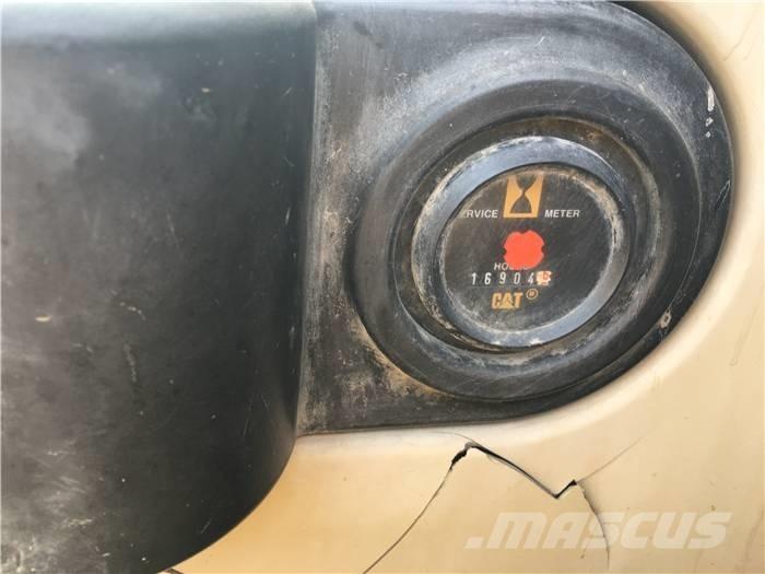 CAT 325 C Pásové rýpadlá