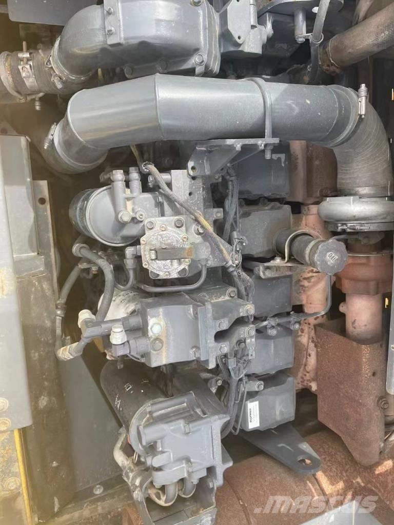 Komatsu PC 450-8 Pásové rýpadlá