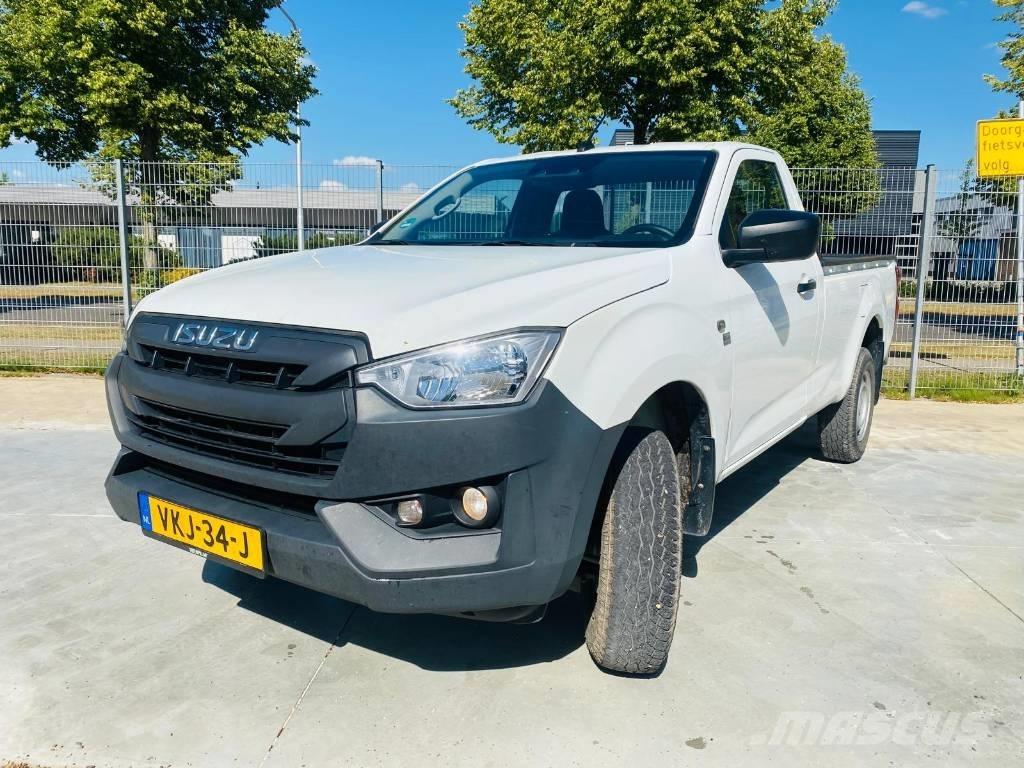 Isuzu D-Max Socage Automobily