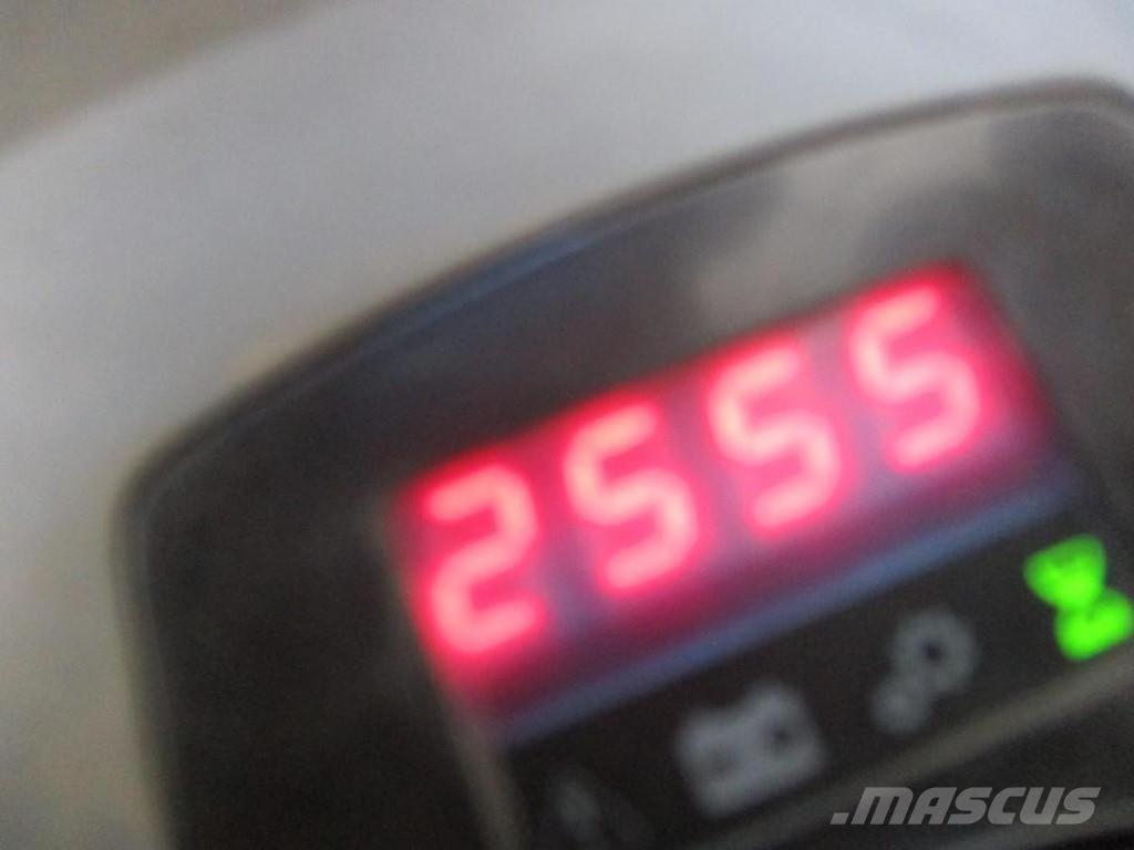 Toyota LPE250 Nízkozdvižný vozík s plošinou