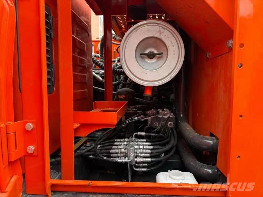 Doosan DX 225 LC Pásové rýpadlá