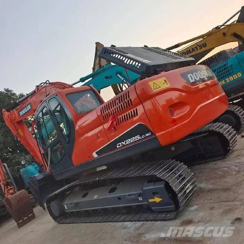 Doosan DX 225 LC Pásové rýpadlá