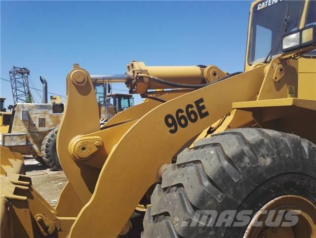 CAT 966 E Kolesové nakladače