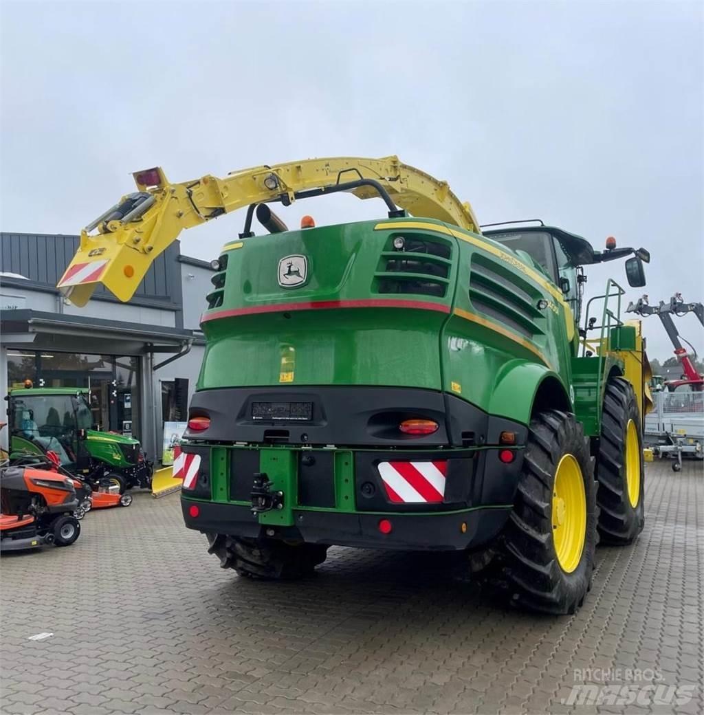 John Deere 8400 i Samochodné kosačky