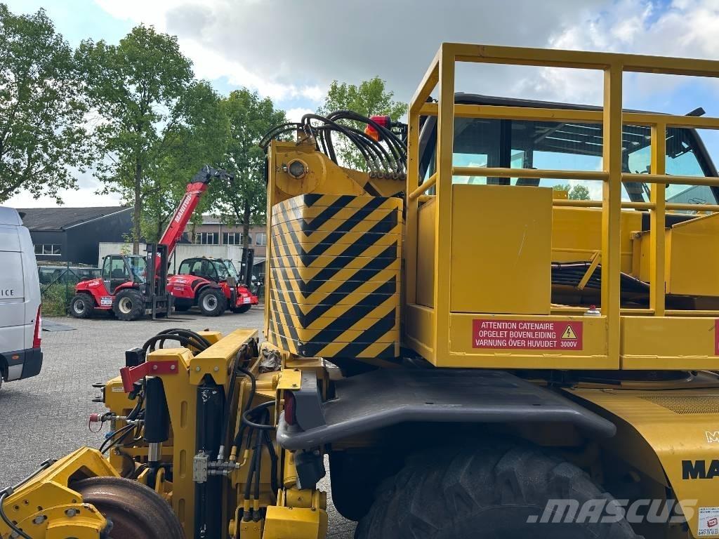 Manitou Manirail Teleskopické manipulátory