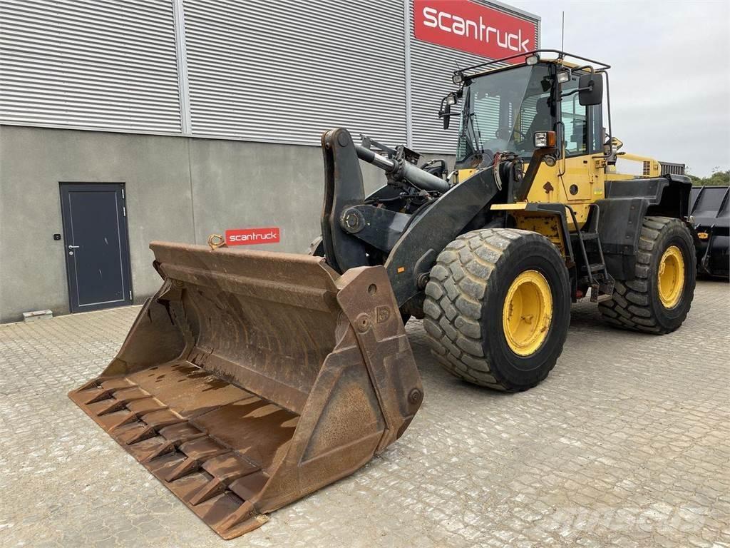 Komatsu WA320PZ-6 Kolesové nakladače