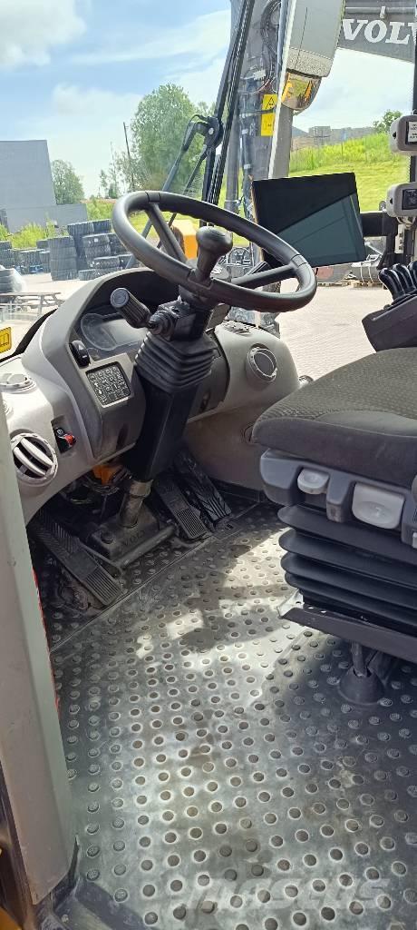 Volvo L110H Kolesové nakladače