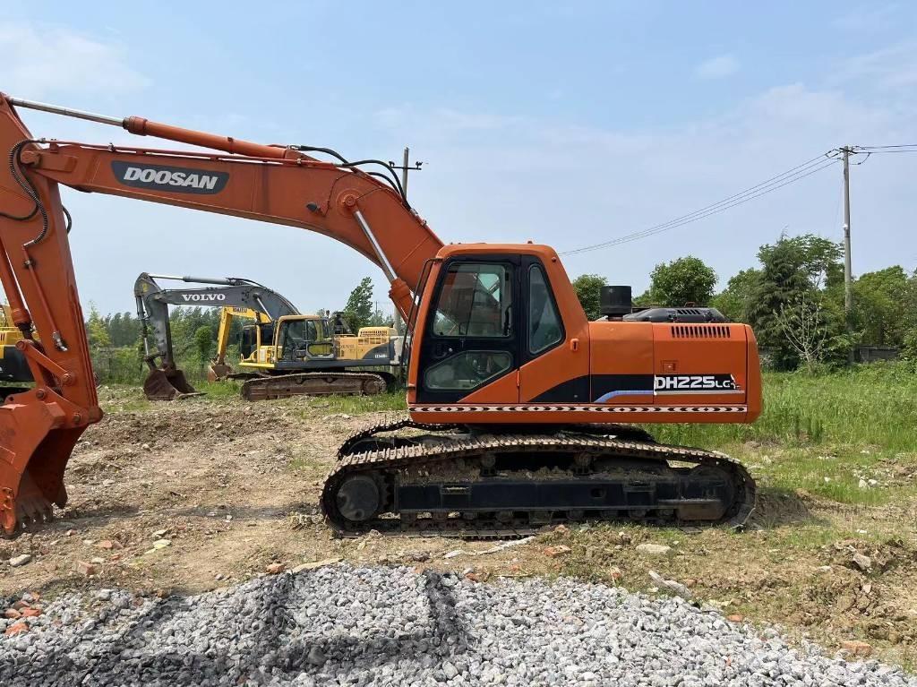 Doosan DH 300 Pásové rýpadlá