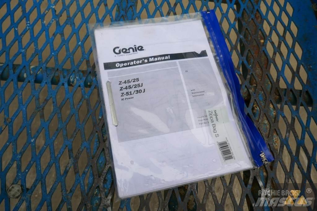 Genie Z-45/25 Kĺbové plošiny