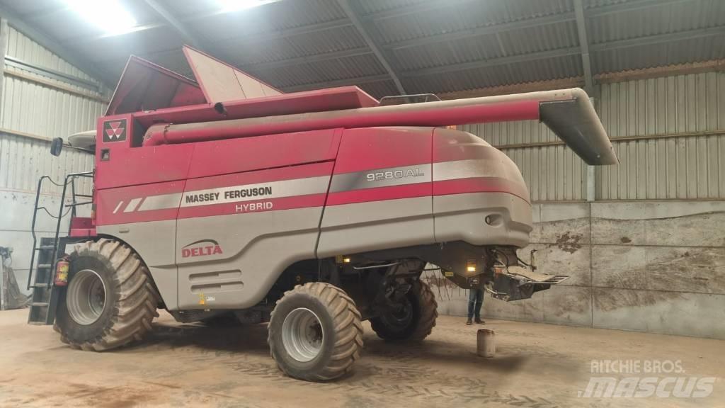 Massey Ferguson 9280 Kombinované zberacie stroje