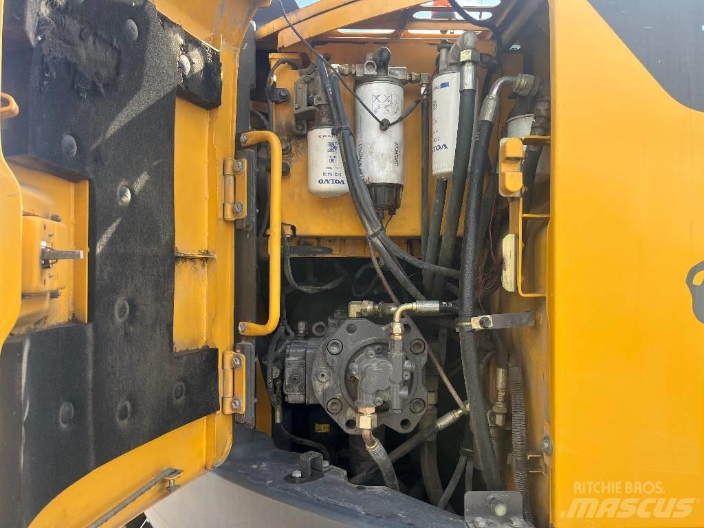 Volvo ECR 235 DL Pásové rýpadlá
