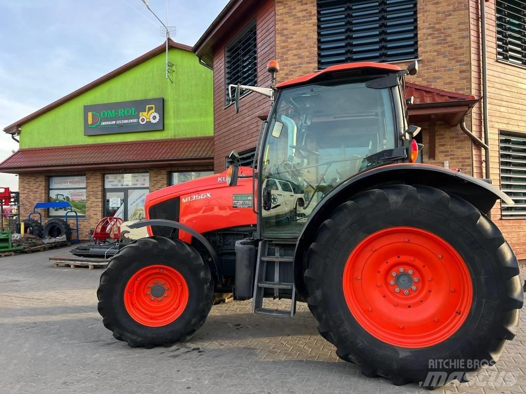 Kubota M 135 GX Traktory