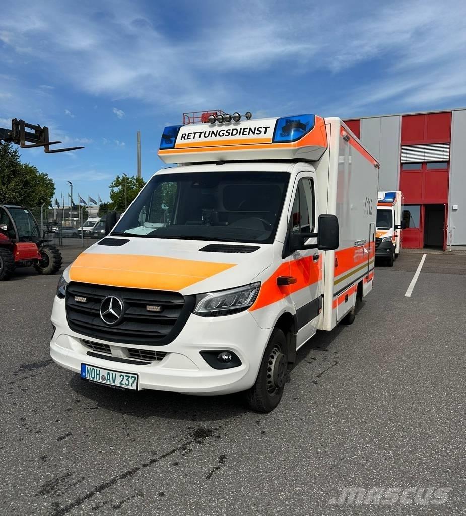 Mercedes-Benz 1000 Sanitky