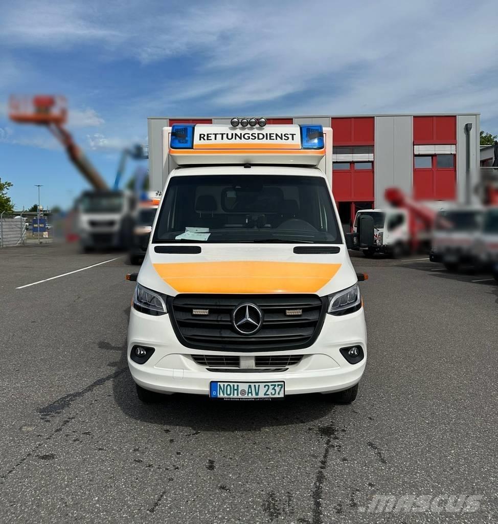 Mercedes-Benz 1000 Sanitky