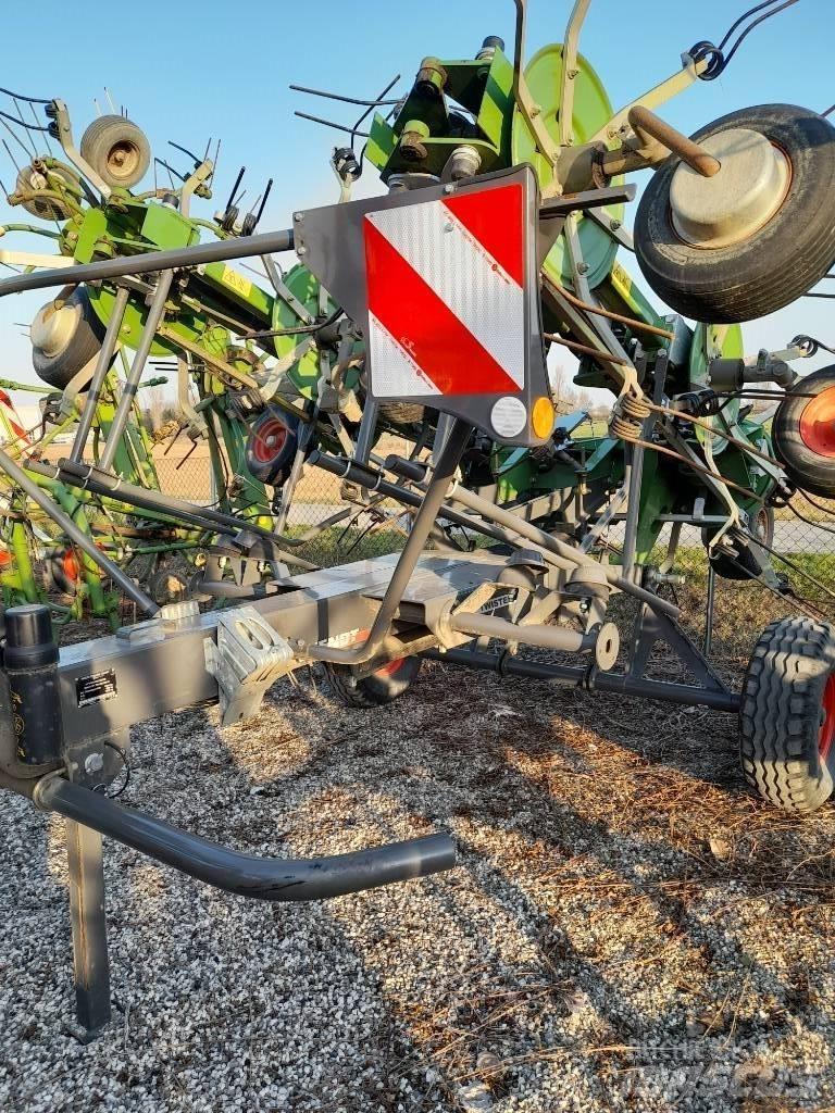Fendt Twister 901T Obracače a zhrabovače sena