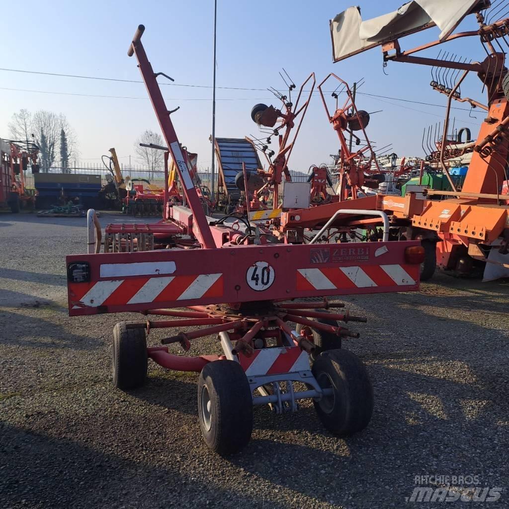 JF R1405S Obracače a zhrabovače sena