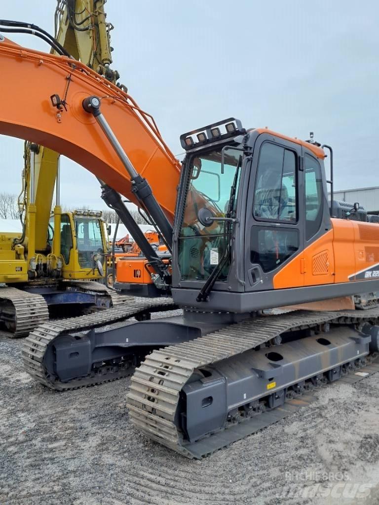 Develon DX 225 LC-7 Pásové rýpadlá
