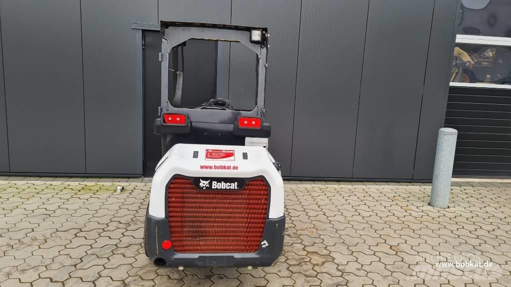 Bobcat L 28 Mininakladače