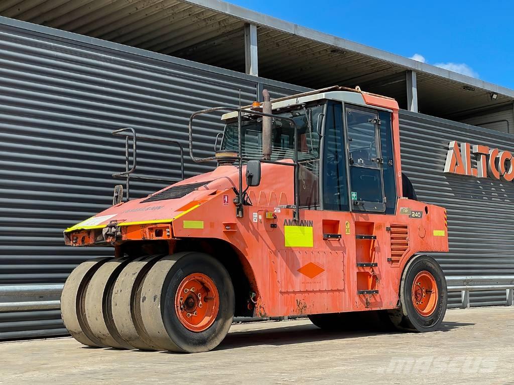 Ammann AP 240 Pneumatikové valce