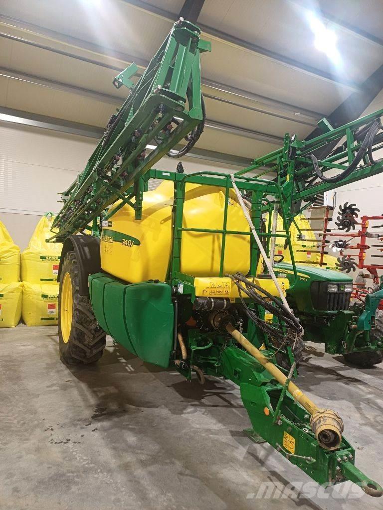 John Deere 740 i Ťahané postrekovače
