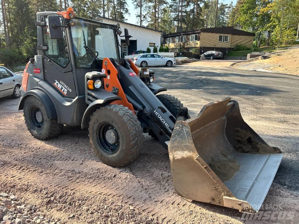 Hitachi ZW 75 Kolesové nakladače