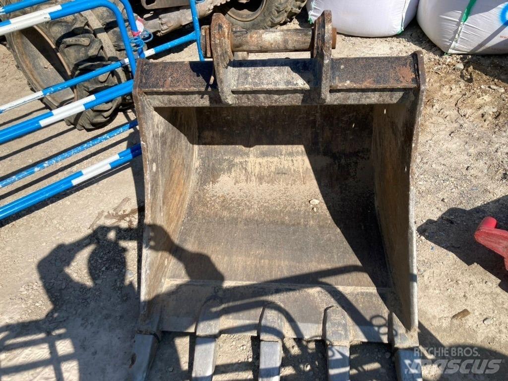 Hitachi ZX 135 US-6 Pásové rýpadlá
