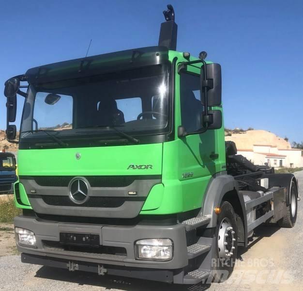 Mercedes-Benz 1829 Lanový nosič kontajnerov