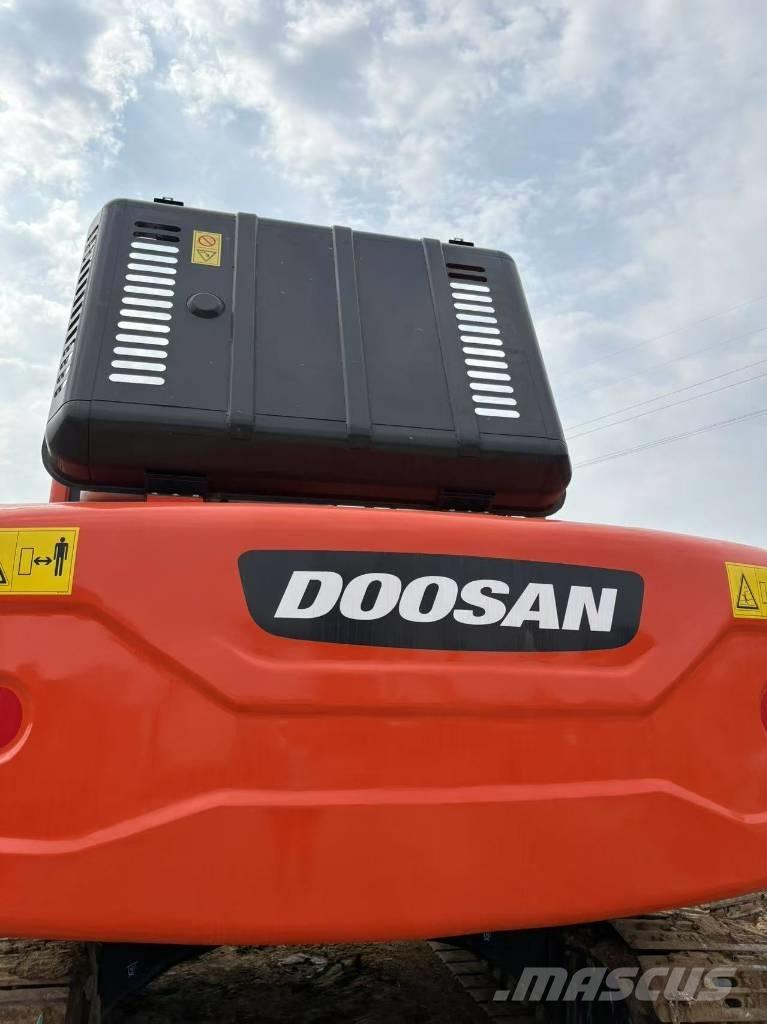 Doosan DX225LC-9C Pásové rýpadlá
