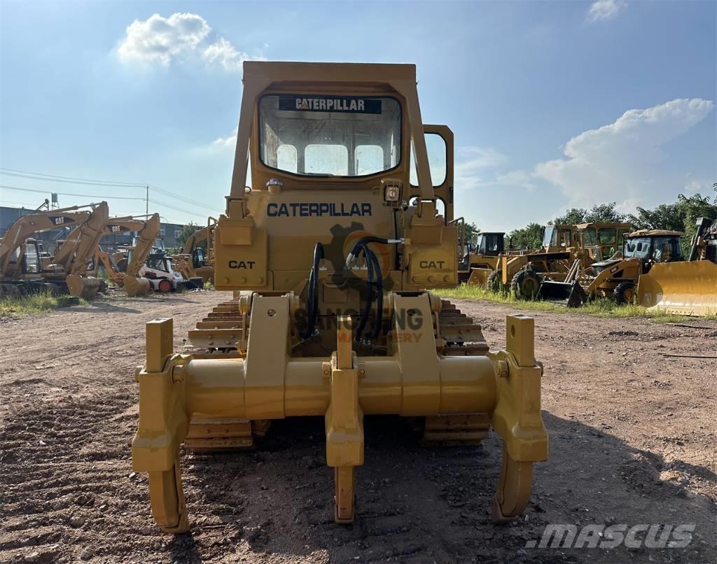CAT D7G Pásové dozéry