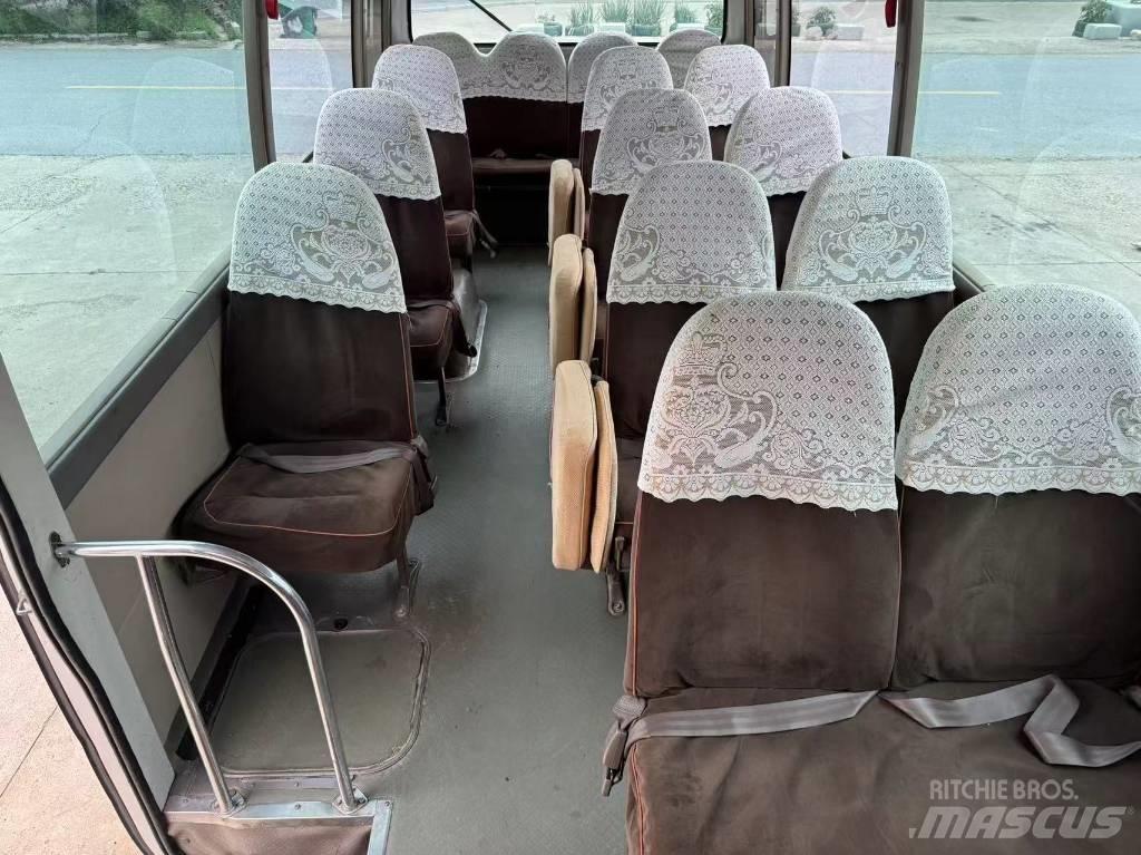 Toyota Coaster Minibusy