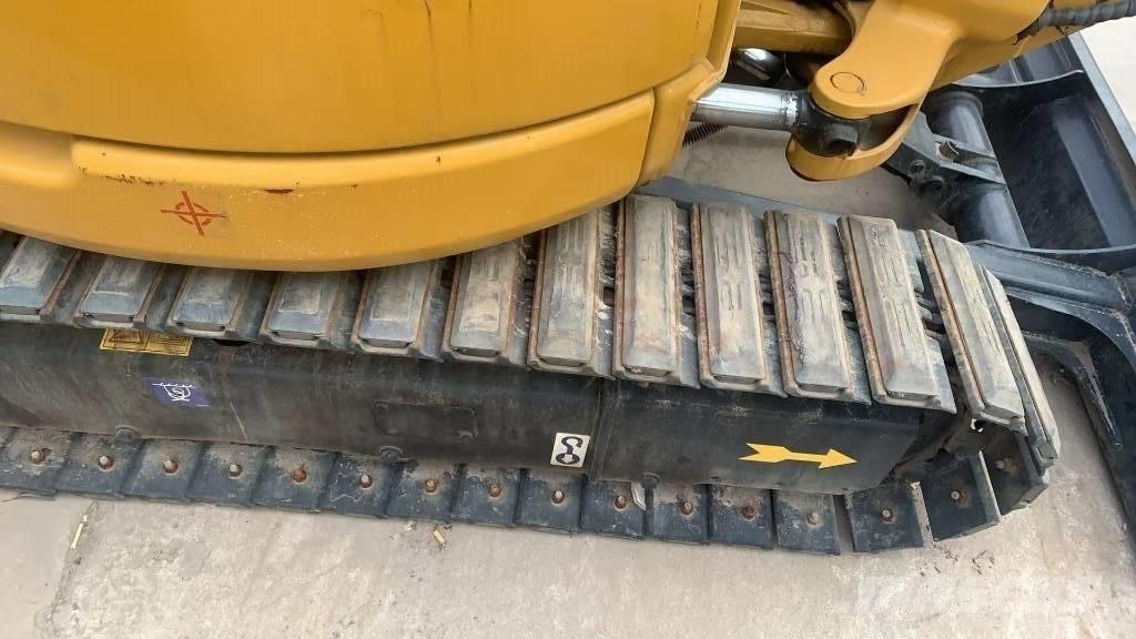 CAT 303 Pásové rýpadlá