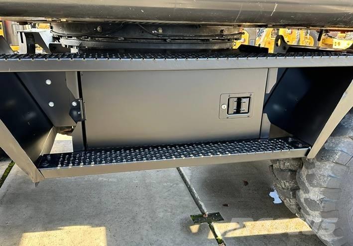 Hitachi ZX 170 W-5 B Kolesové rýpadlá