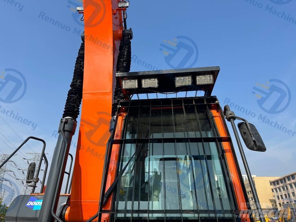 Doosan DX 300LC-9C Pásové rýpadlá