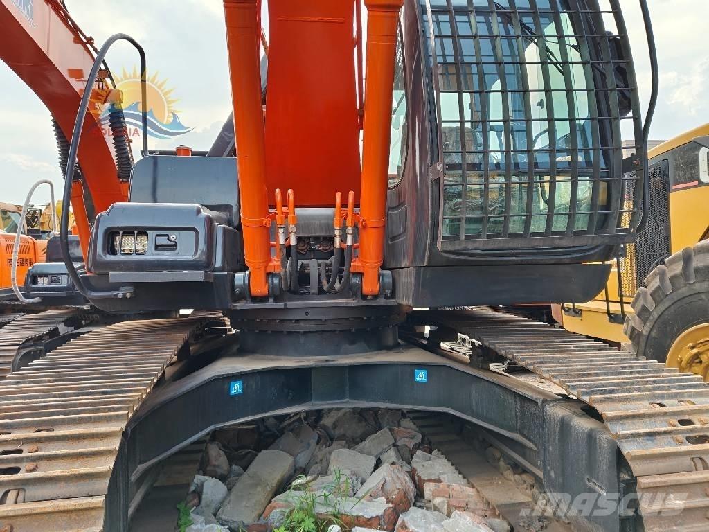Hitachi ZX 200 Pásové rýpadlá