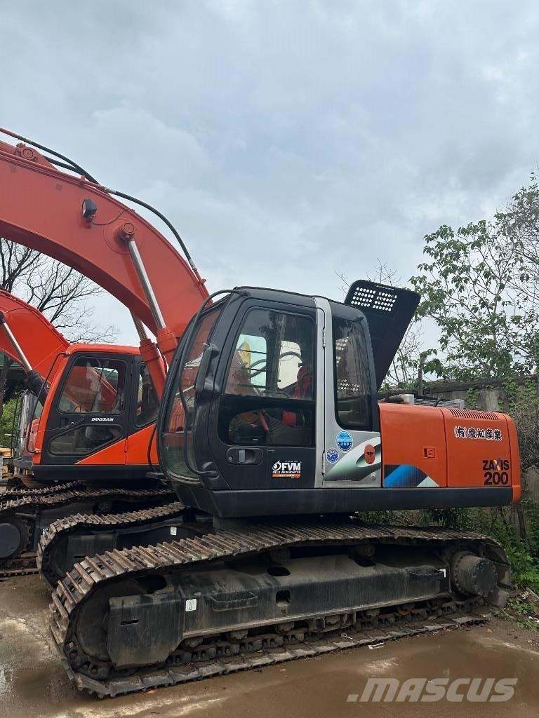 Hitachi ZX 200 Pásové rýpadlá